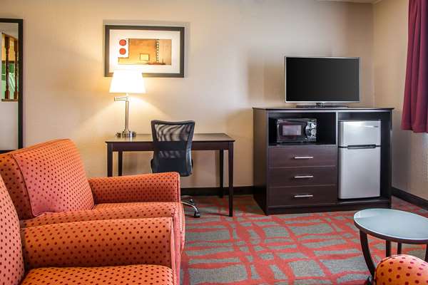 Suite - Quality Inn & Suites West Bend