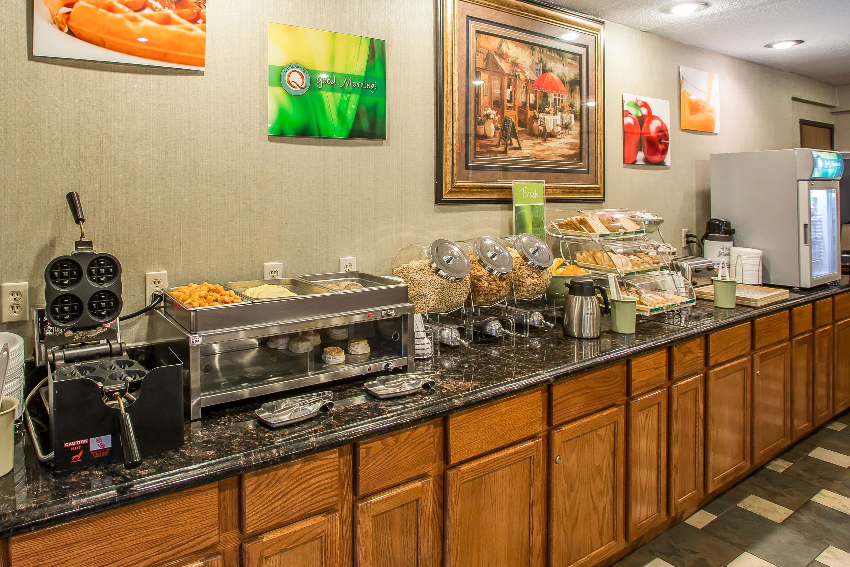 Breakfast area | Quality Inn & Suites