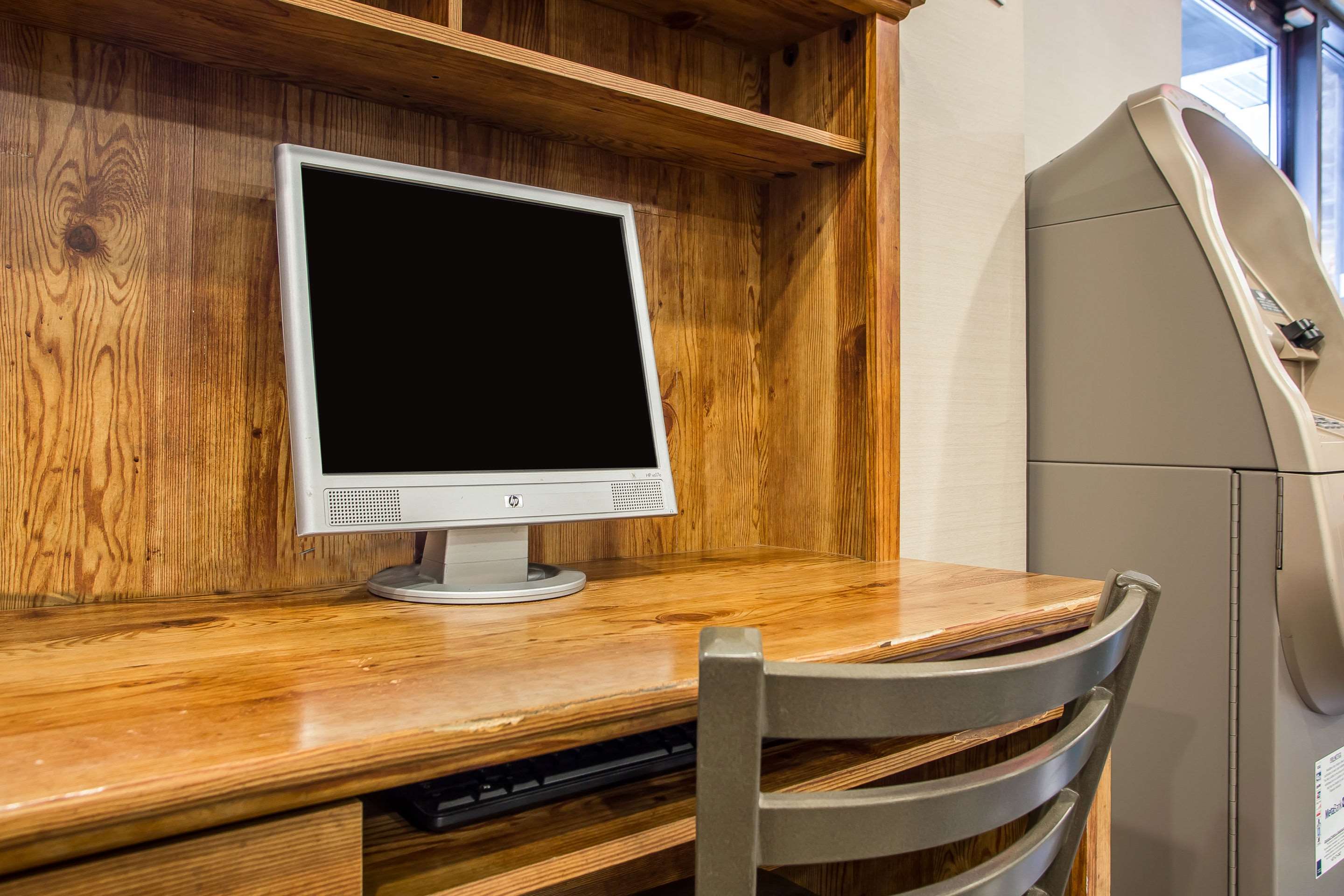 Business center | Quality Inn & Suites