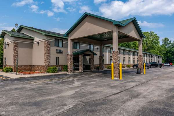 Exterior view - Quality Inn & Suites Marinette