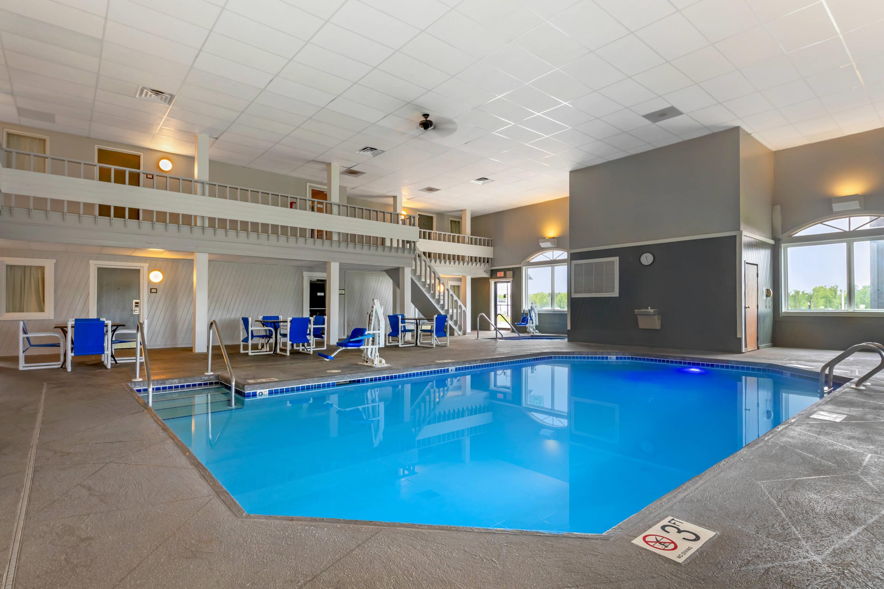 Indoor pool | Quality Inn Mauston