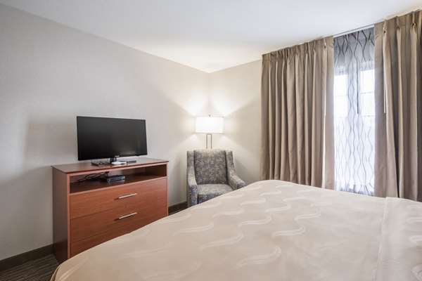 Suite - Quality Inn & Suites Lodi - I-39, I-90 & I-94, Exit 119