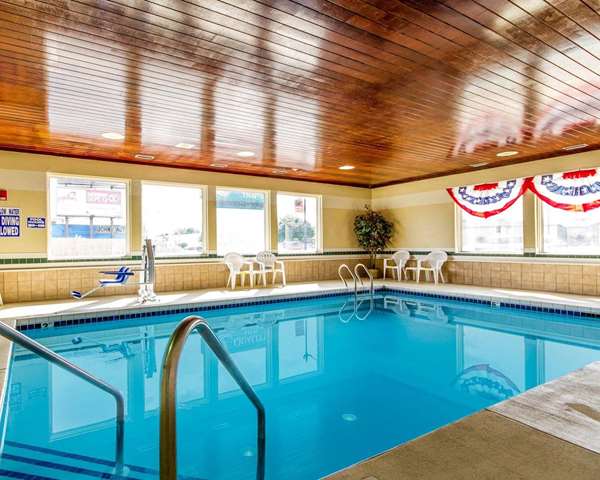 Pool - Quality Inn La Crosse