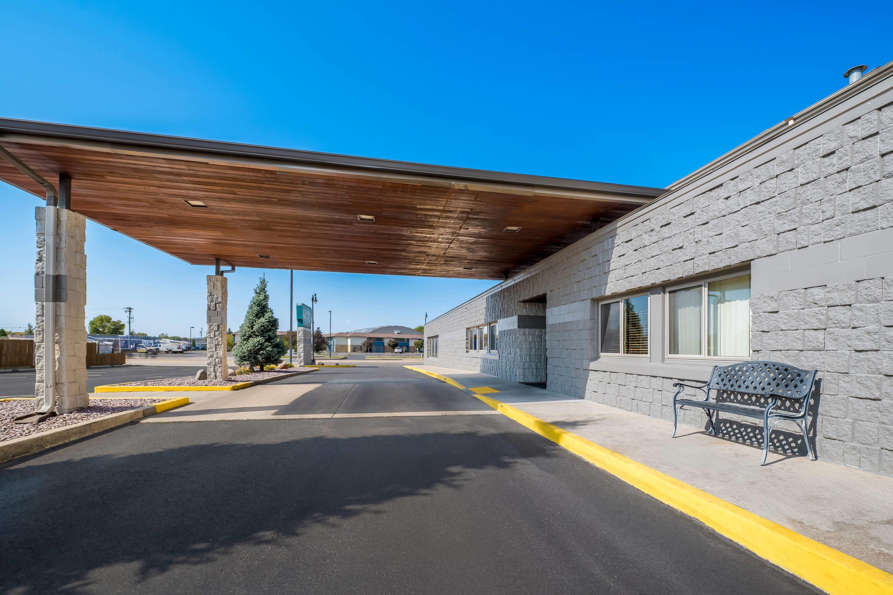 Hotel exterior | Quality Inn