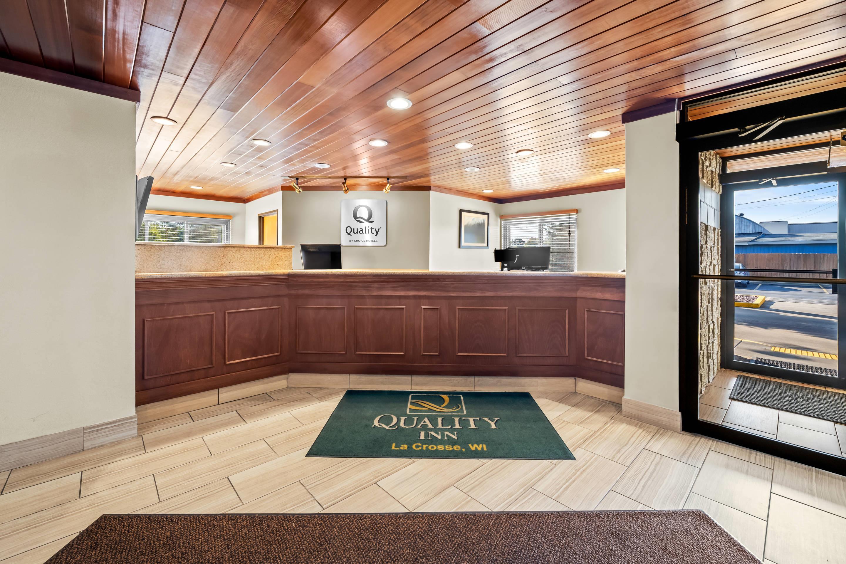 Hotel lobby | Quality Inn