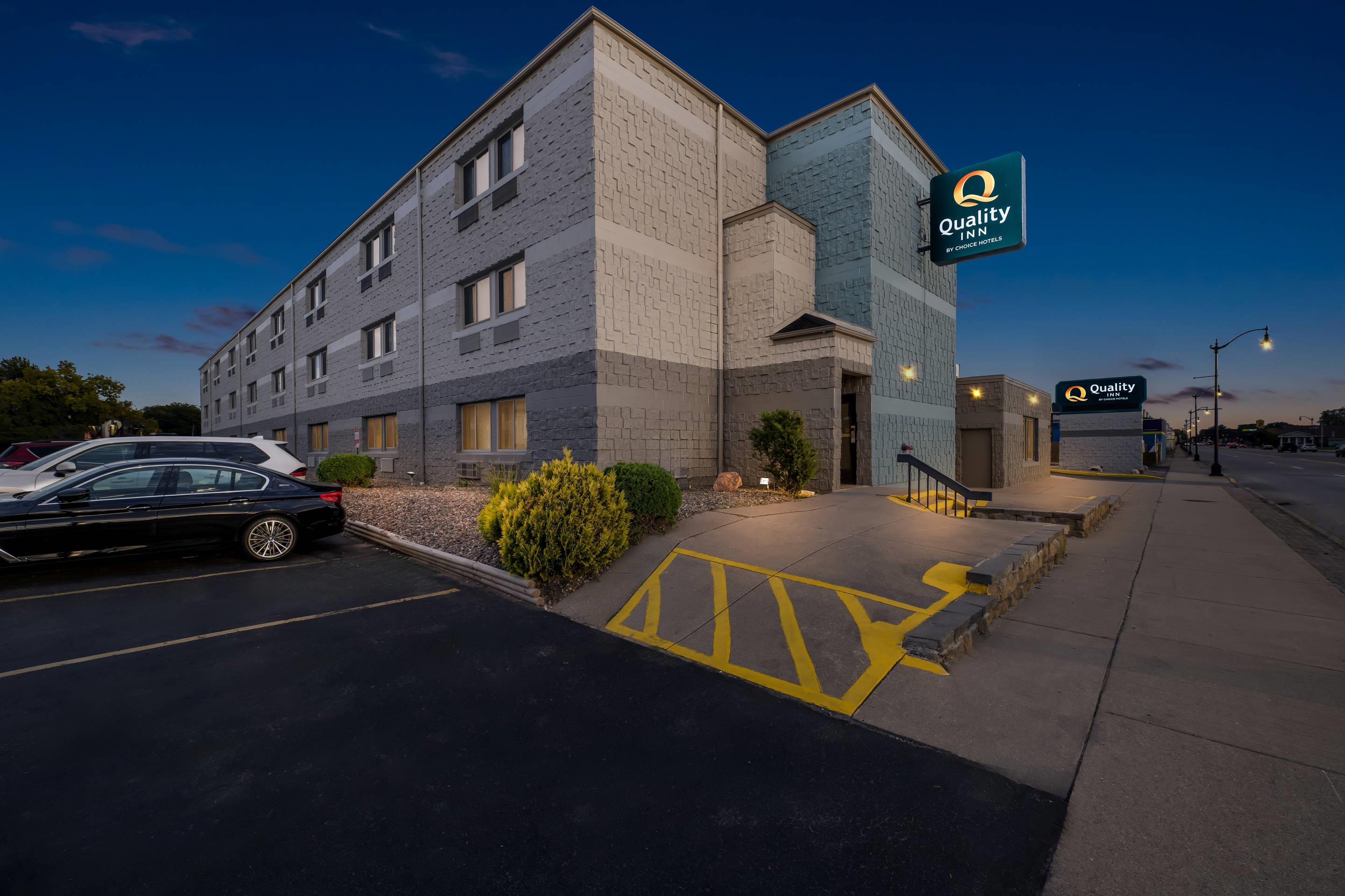 Twilight | Quality Inn