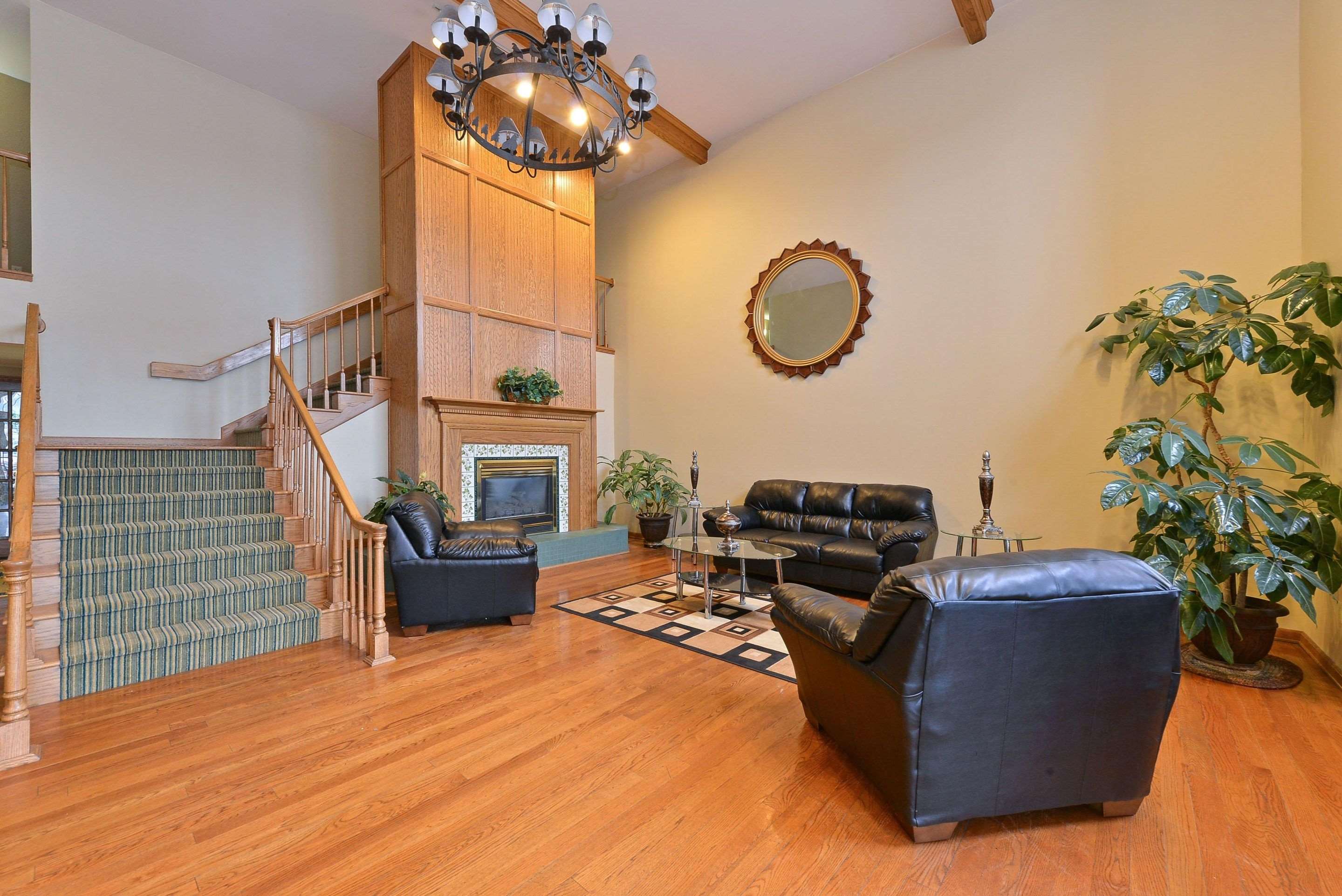 Lobby | Quality Inn & Suites