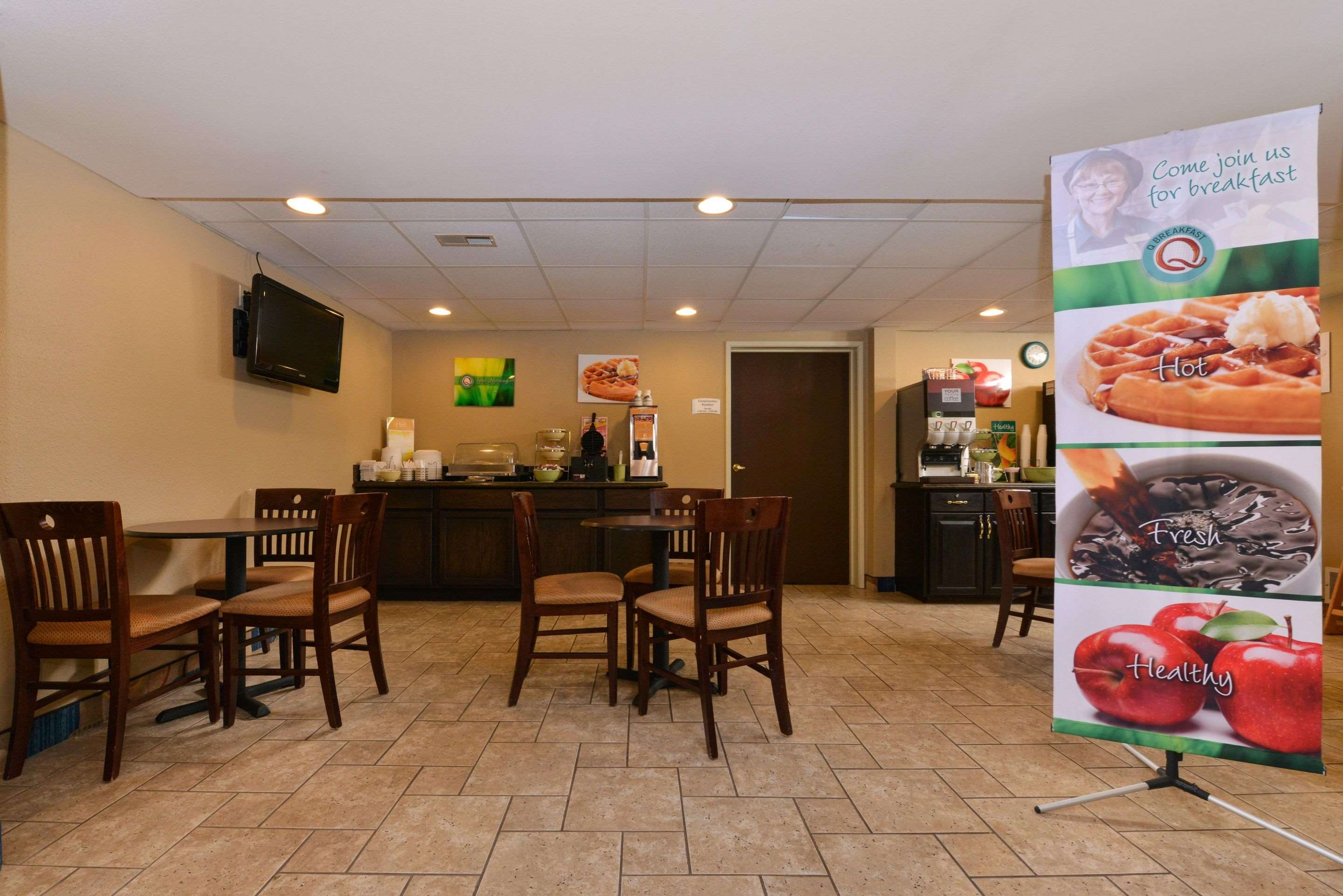 Breakfast area | Quality Inn & Suites