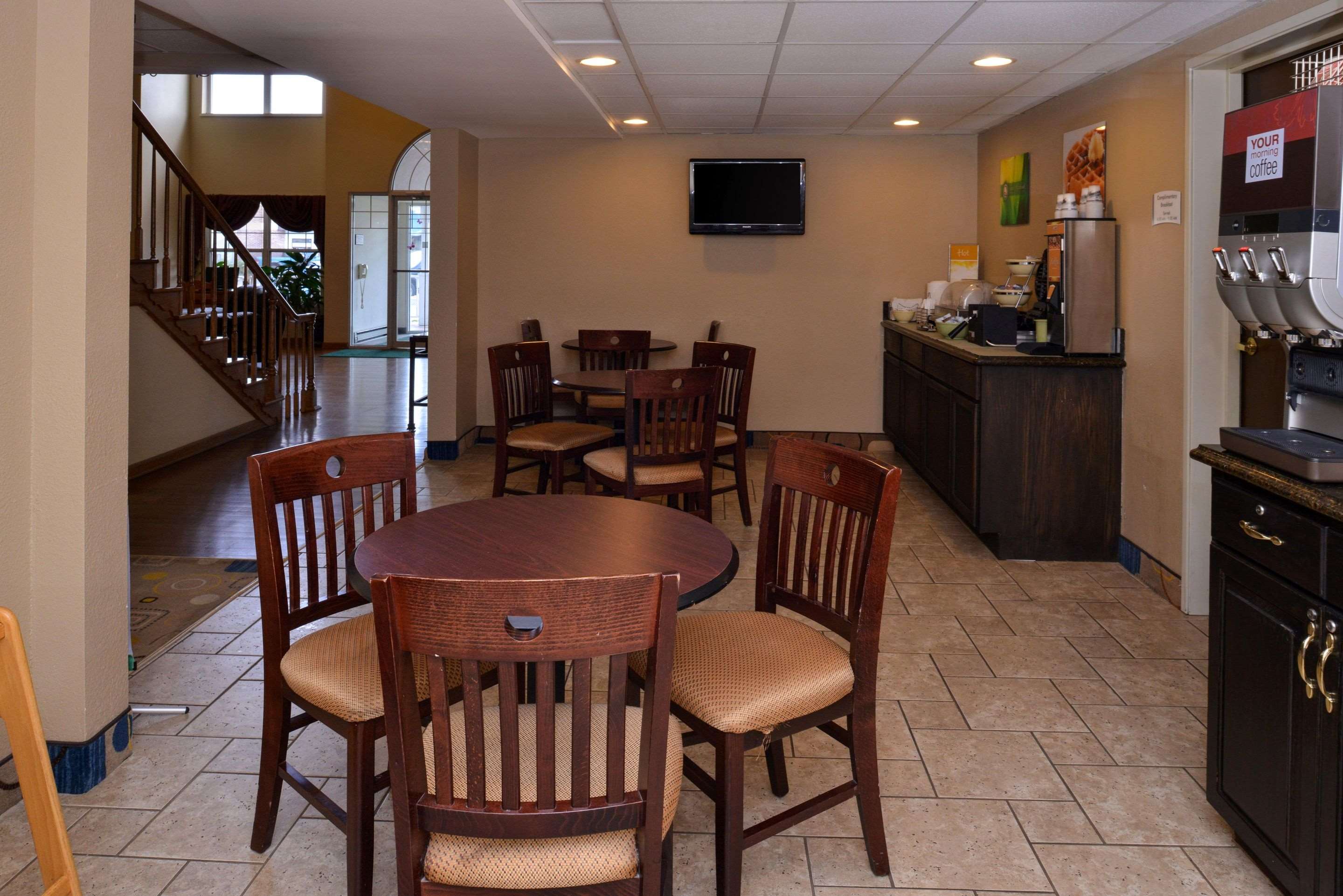 Breakfast room | Quality Inn & Suites