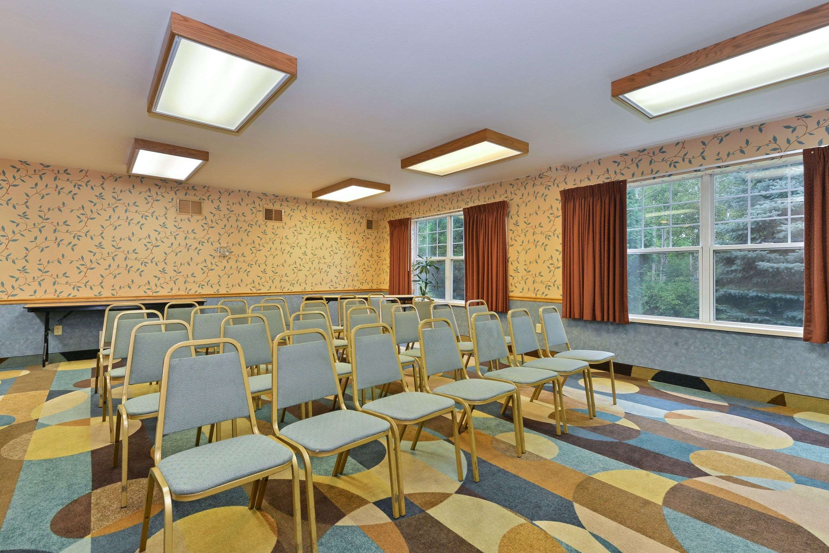 Meeting room | Quality Inn & Suites