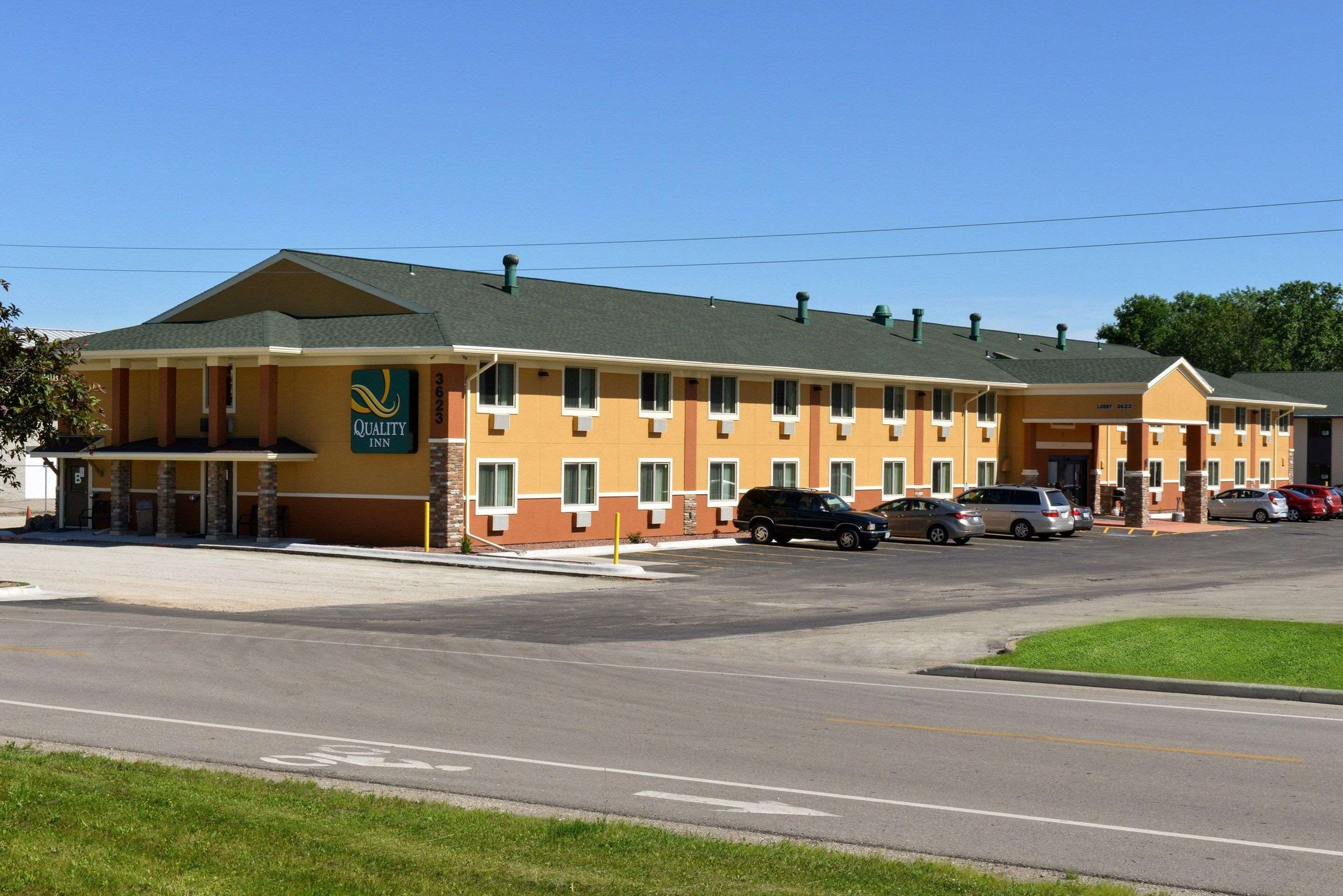 Hotel exterior | Quality Inn
