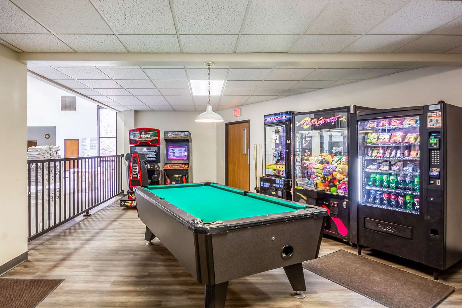 Econo Lodge Waupaca, WI See Discounts