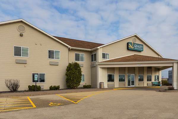 Exterior view - Quality Inn Belmont