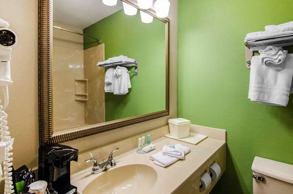  - Quality Inn Summersville