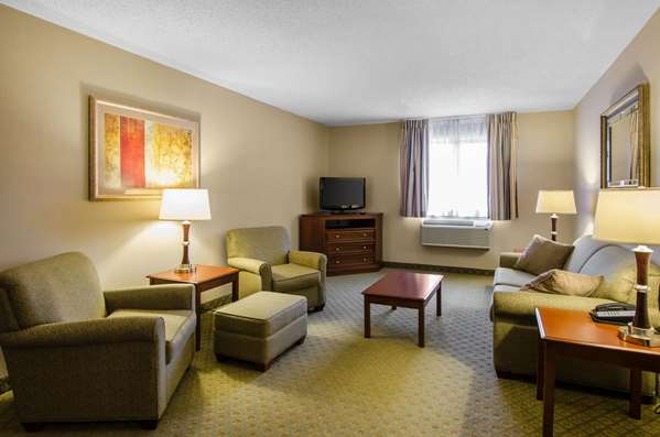 Suite - Quality Inn Summersville
