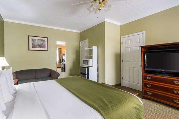  - Quality Inn Weston