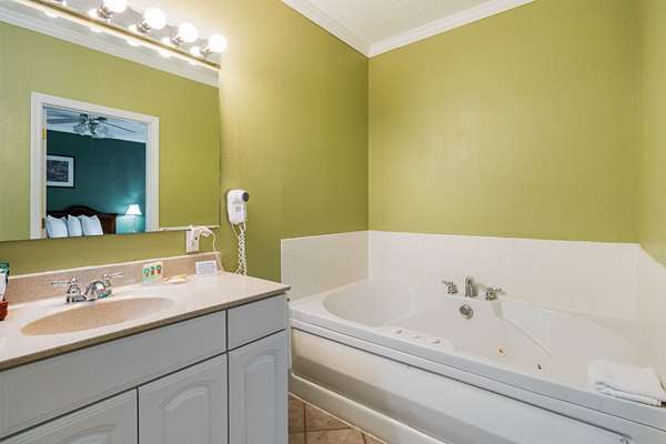  - Quality Inn Weston