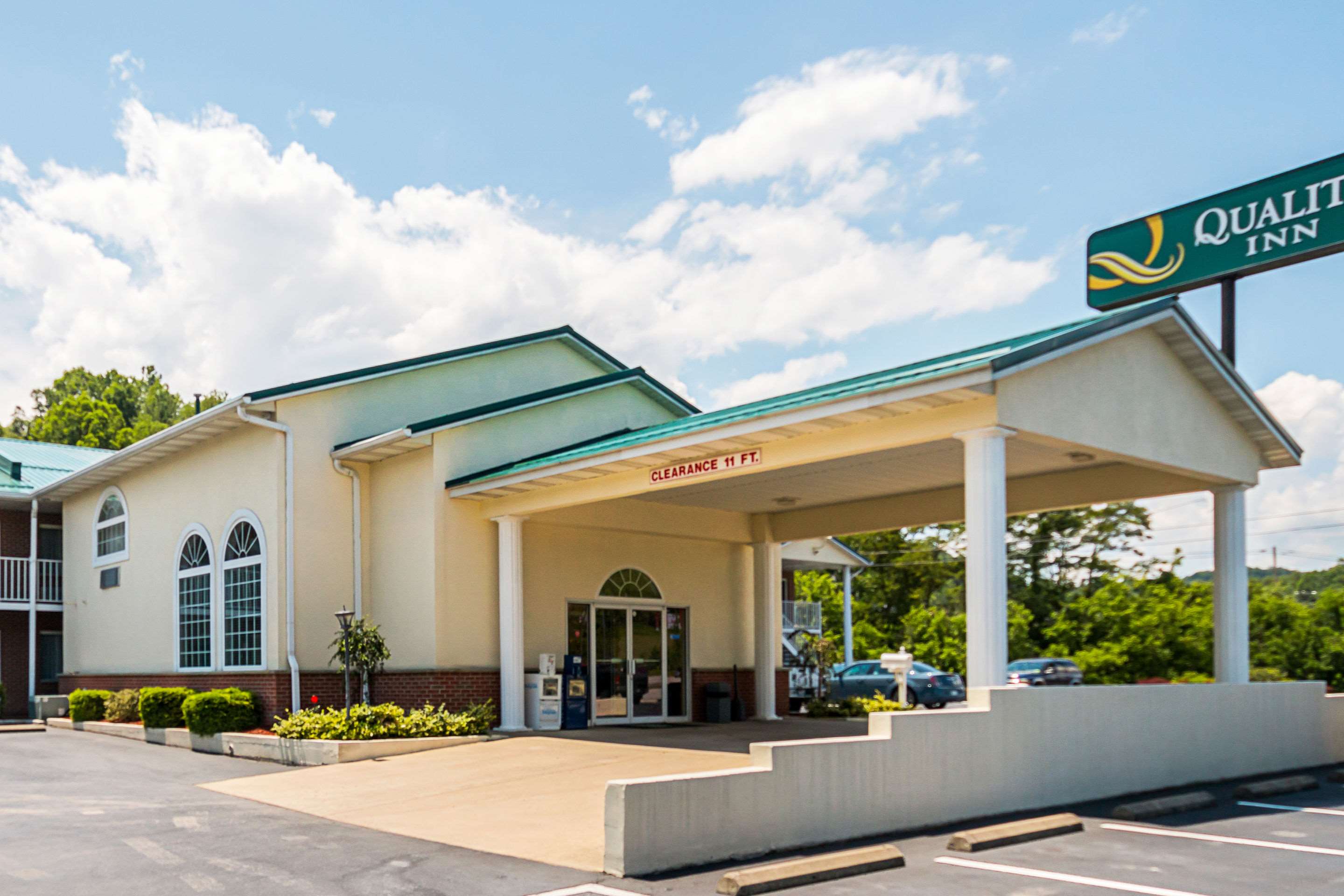 Hotel entrance | Quality Inn