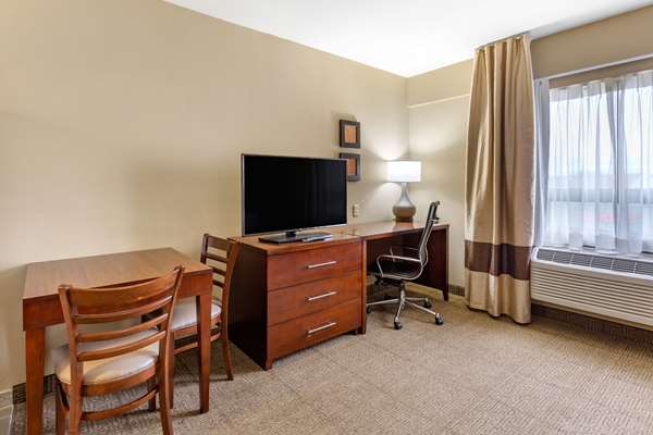 Suite - Comfort Inn Martinsburg - I-81, Exit 16