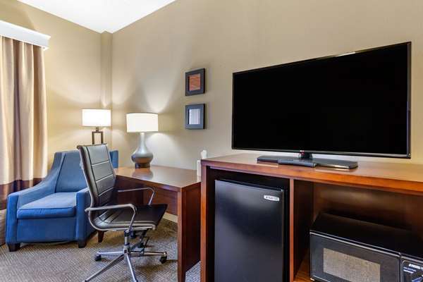  - Comfort Inn Martinsburg - I-81, Exit 16