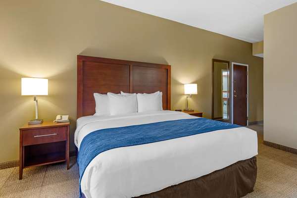 - Comfort Inn Martinsburg - I-81, Exit 16