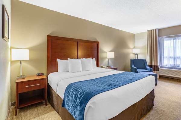  - Comfort Inn Martinsburg - I-81, Exit 16