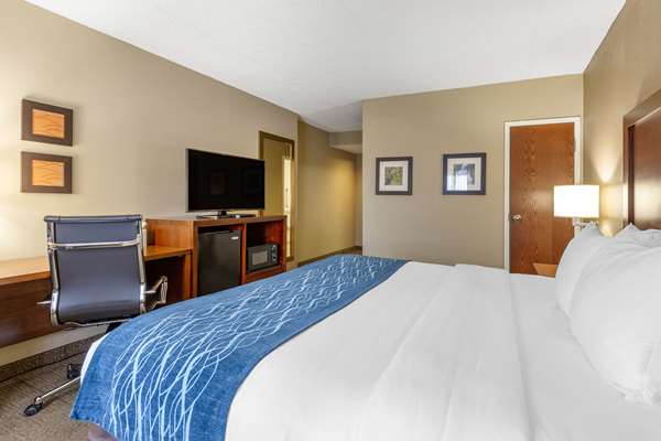  - Comfort Inn Martinsburg - I-81, Exit 16