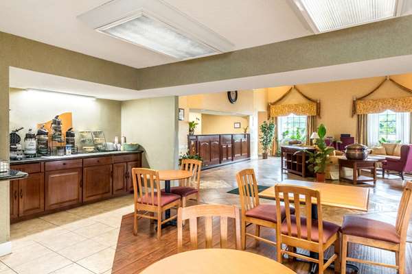 Amenities - Econo Lodge Ripley - I-77, Exit 138