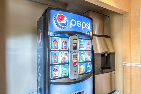  - Econo Lodge Ripley - I-77, Exit 138