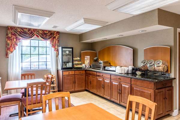 Amenities - Econo Lodge Ripley - I-77, Exit 138