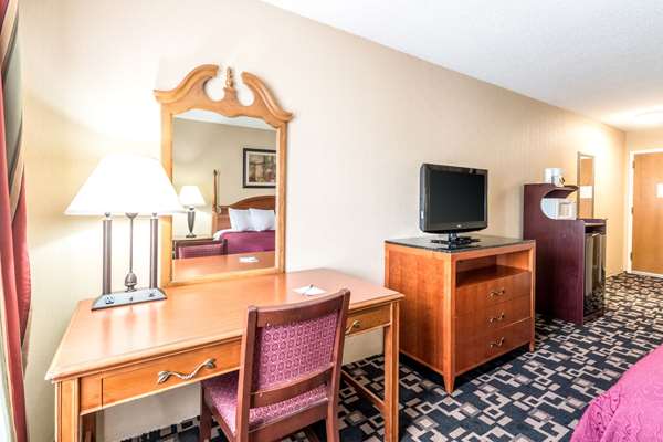  - Econo Lodge Ripley - I-77, Exit 138