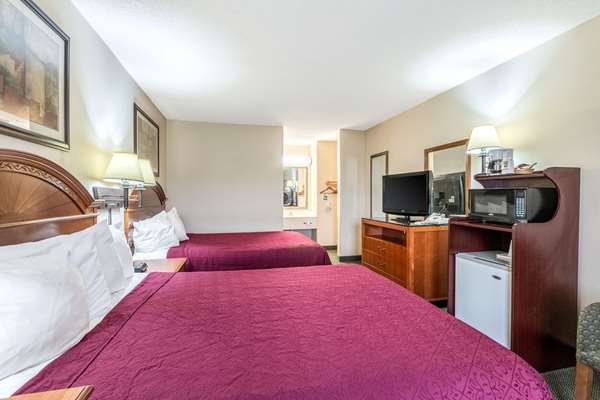  - Econo Lodge Ripley - I-77, Exit 138