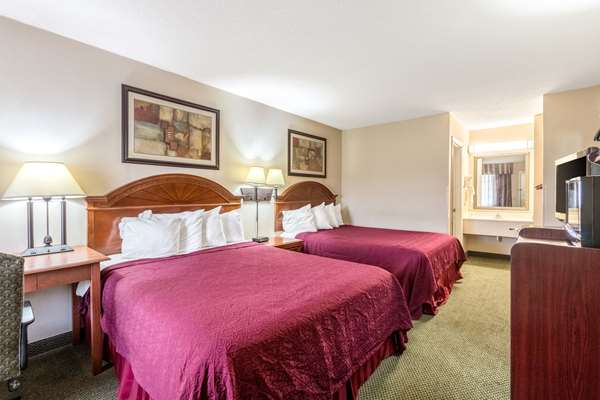 - Econo Lodge Ripley - I-77, Exit 138