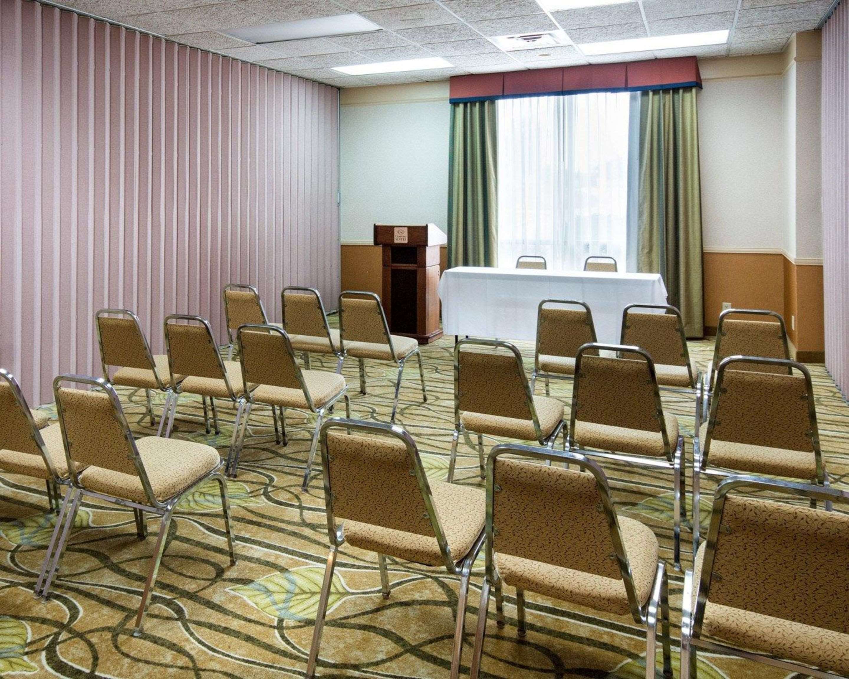 Meeting room | Comfort Suites Parkersburg South