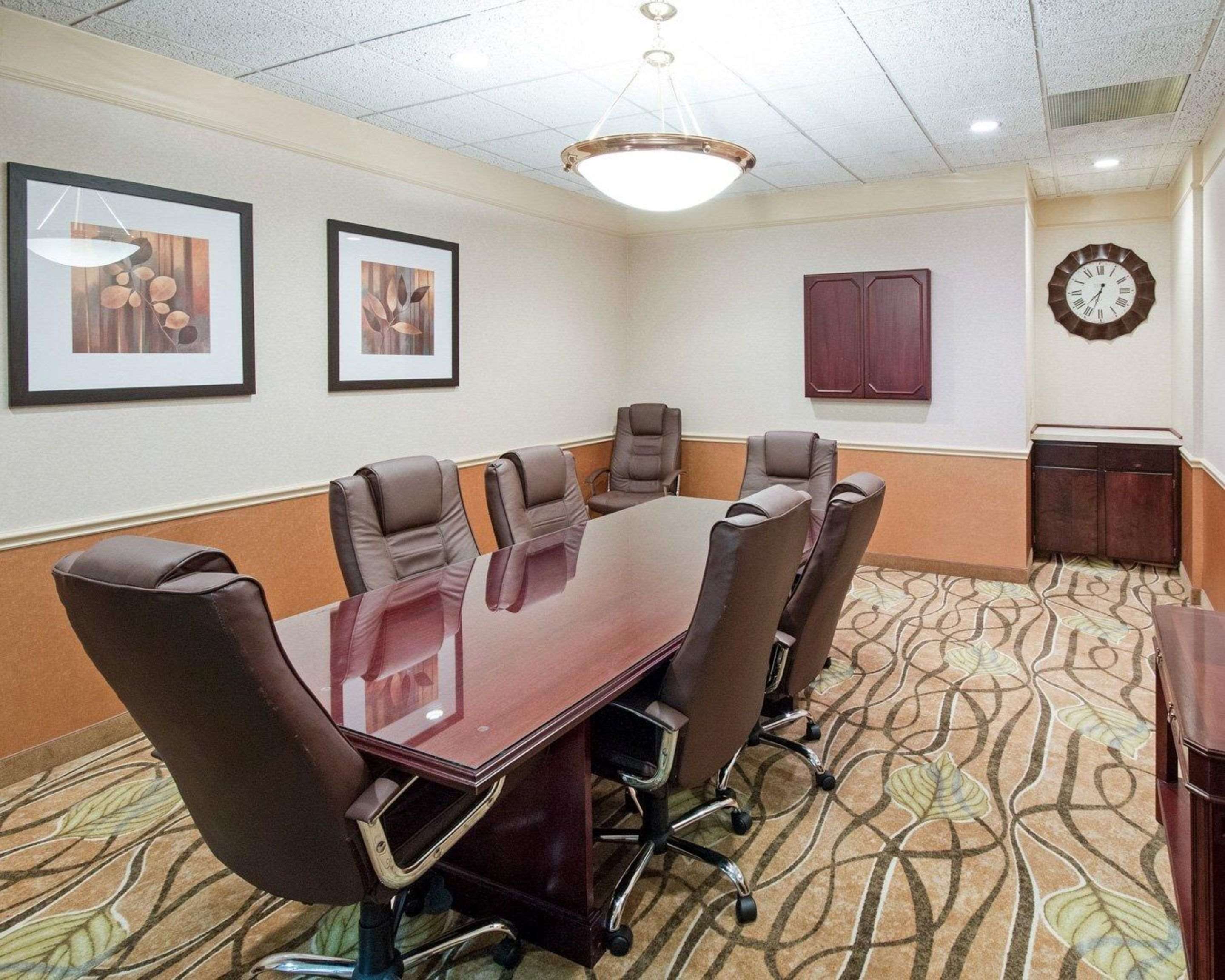 Conference room | Comfort Suites Parkersburg South