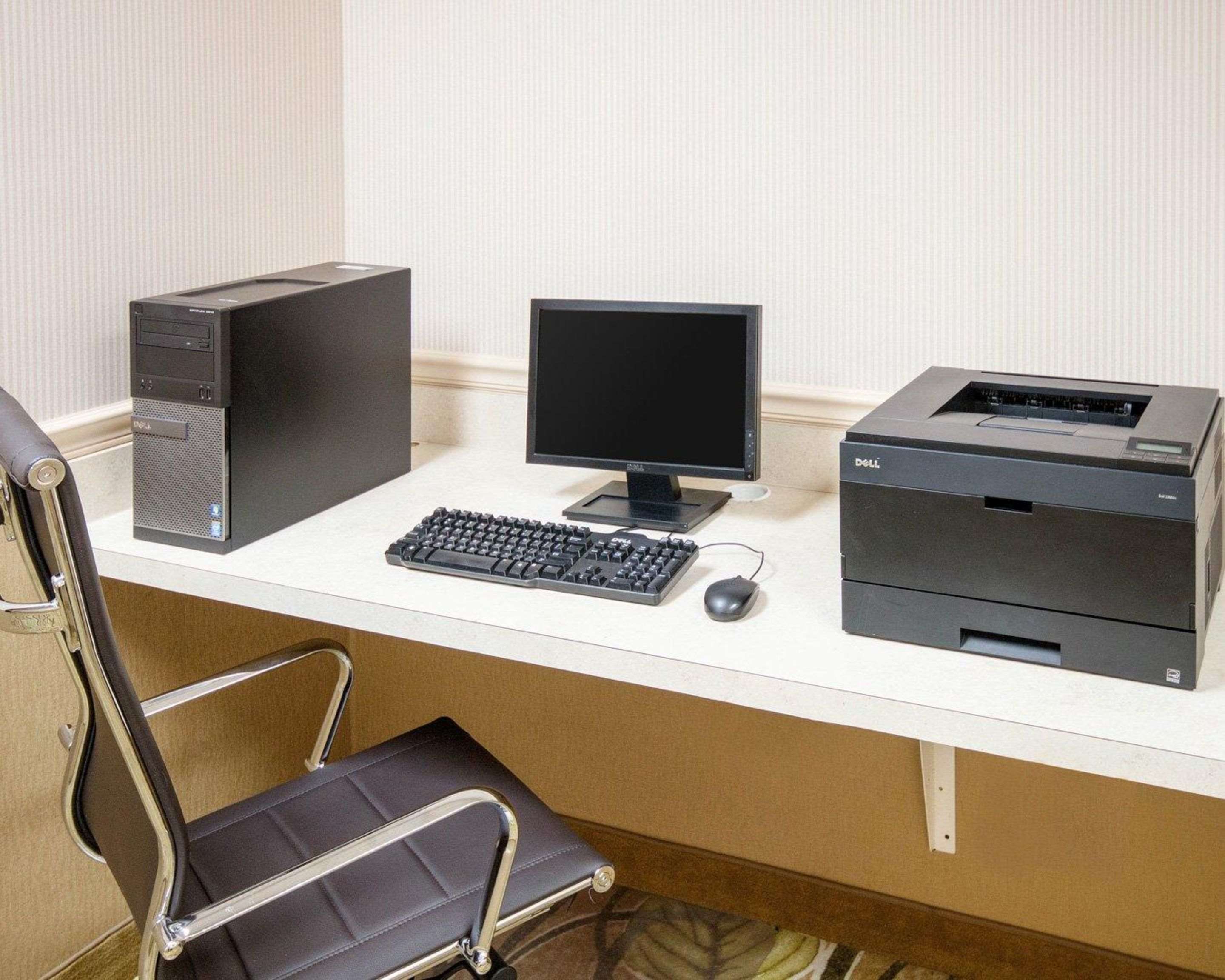 Business center with high-speed Internet access | Comfort Suites Parkersburg South