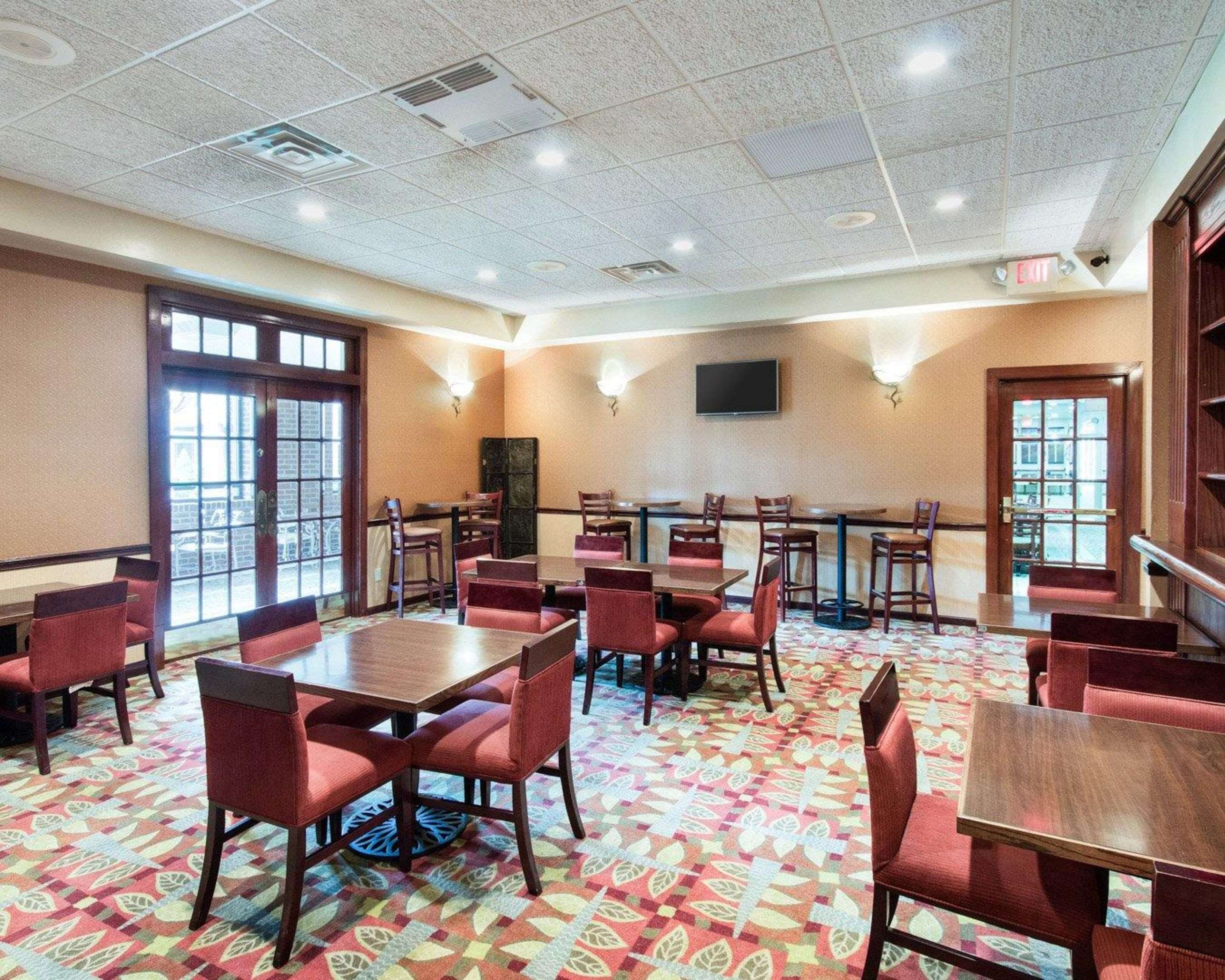 McGregors Pub | Comfort Suites Parkersburg South