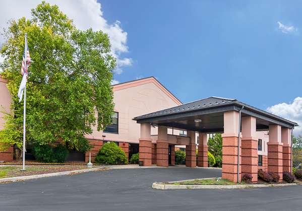 Exterior view - Quality Inn & Suites Kearneysville