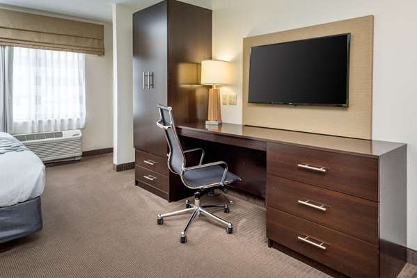 Suite - Sleep Inn & Suites Cross Lanes - I-64, Exit 47A