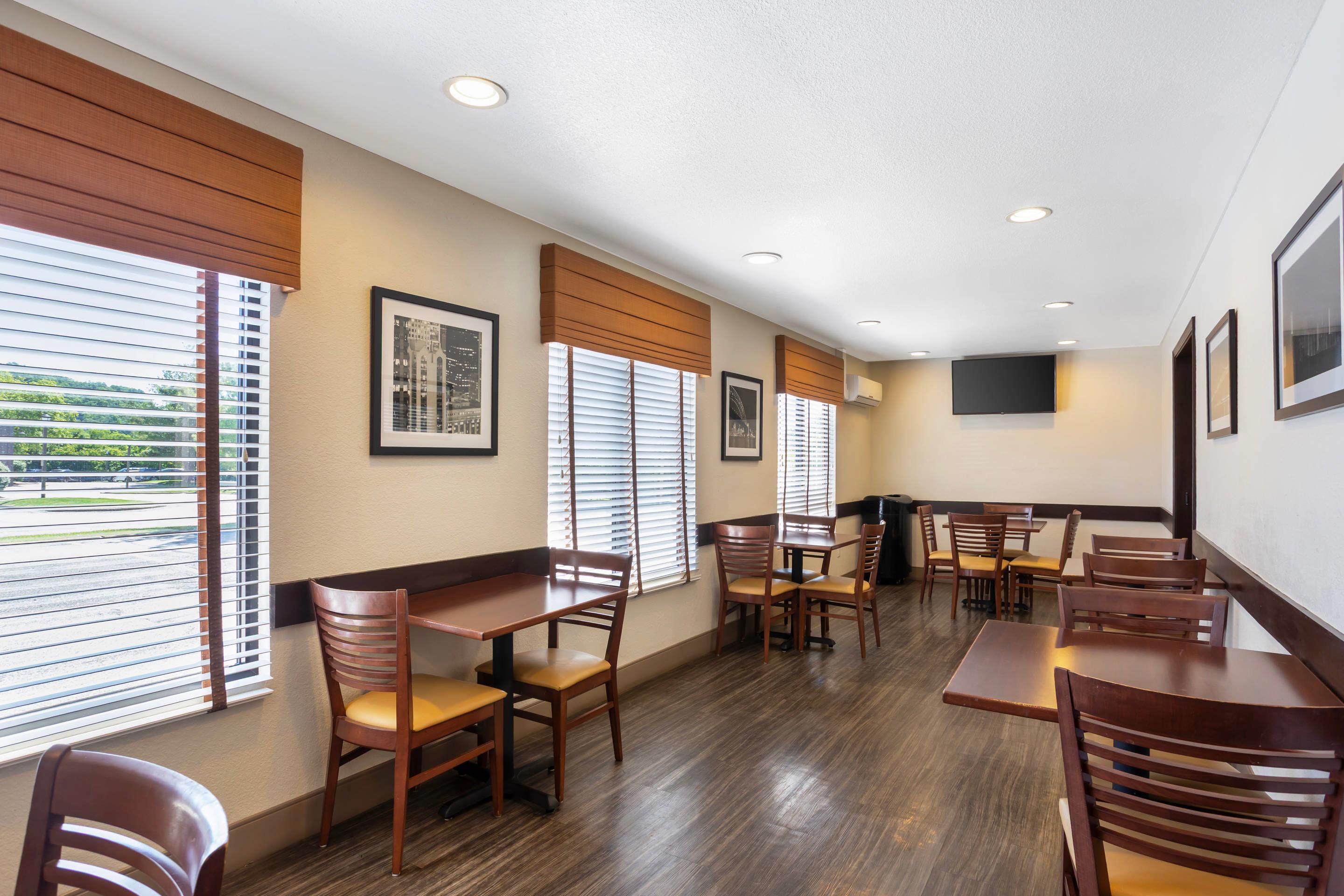 Breakfast area | Sleep Inn & Suites Cross Lanes - South Charleston