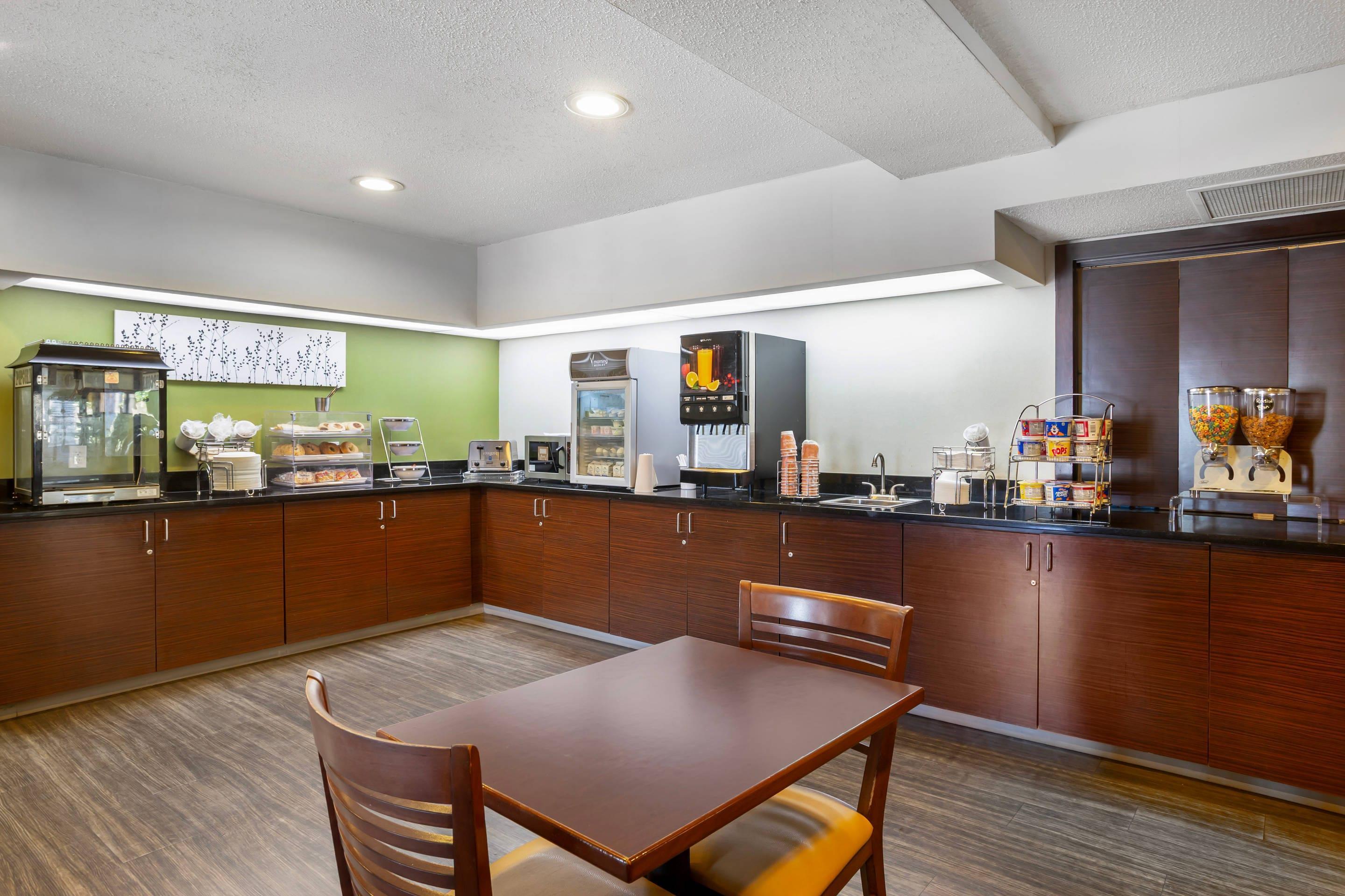Breakfast area | Sleep Inn & Suites Cross Lanes - South Charleston
