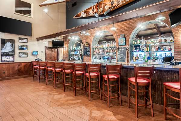 Restaurant - Clarion Inn Conference Center Harpers Ferry