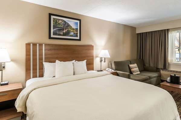 Suite - Clarion Inn Conference Center Harpers Ferry