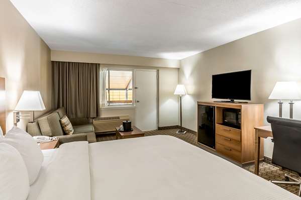 Suite - Clarion Inn Conference Center Harpers Ferry