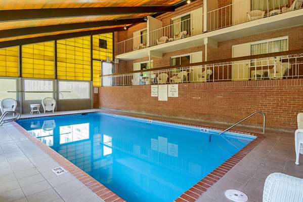 Pool - Clarion Inn Conference Center Harpers Ferry