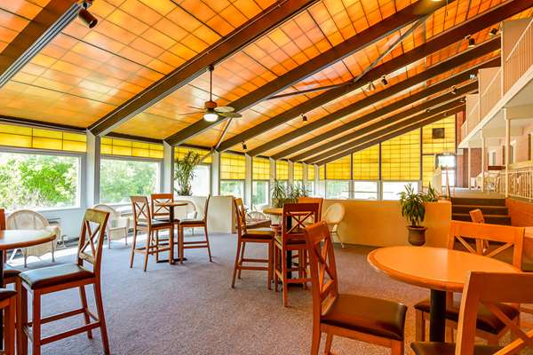 Pool - Clarion Inn Conference Center Harpers Ferry