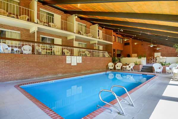 Pool - Clarion Inn Conference Center Harpers Ferry