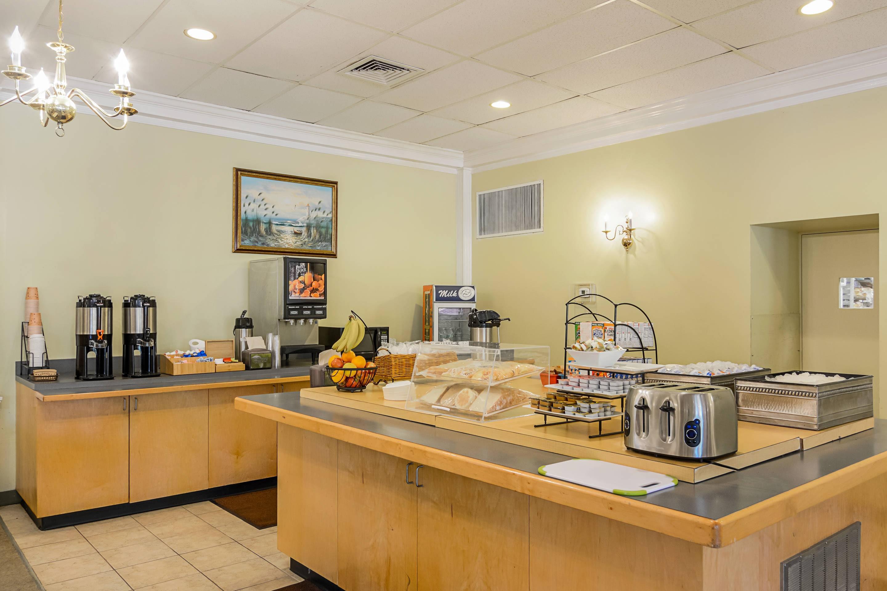 Breakfast counter