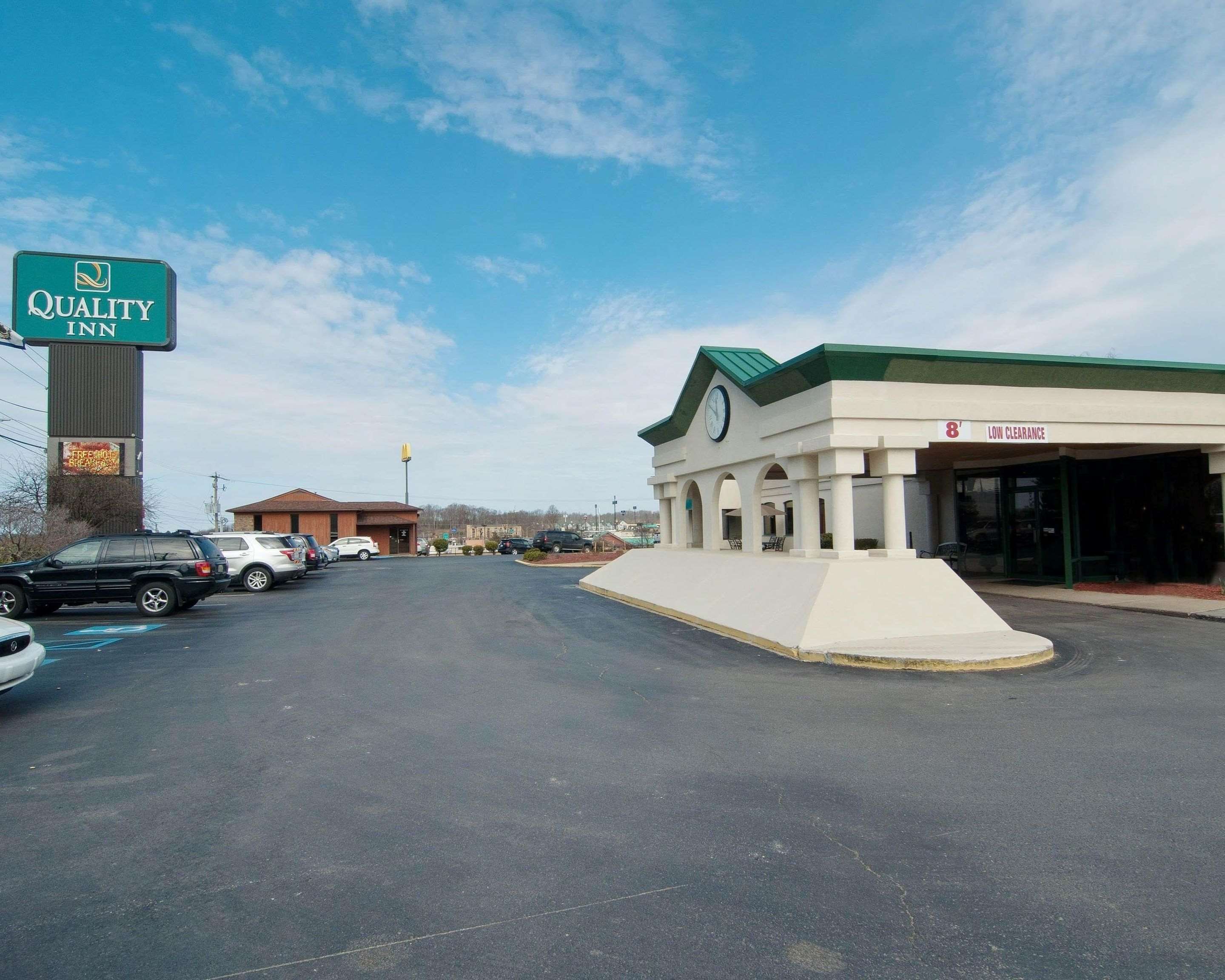 Hotel exterior | Quality Inn Beckley