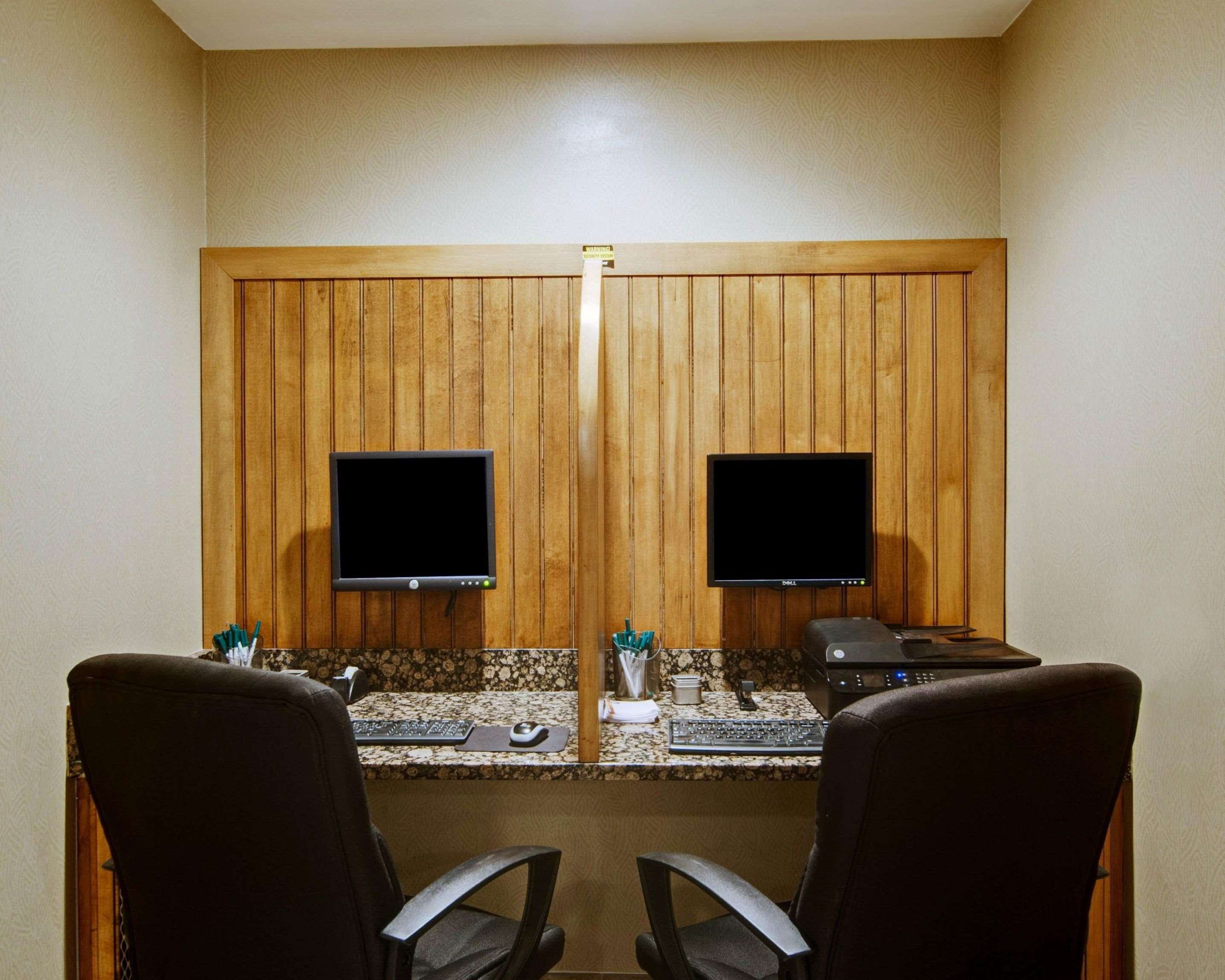 Business center | Quality Inn Beckley